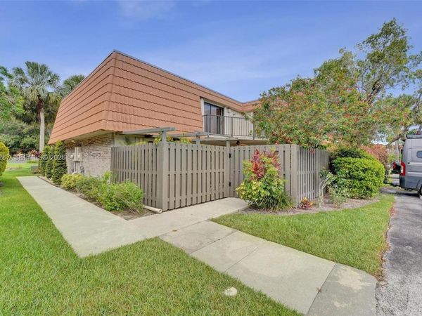 11100 SW 15th Mnr , Davie, FL 33324
