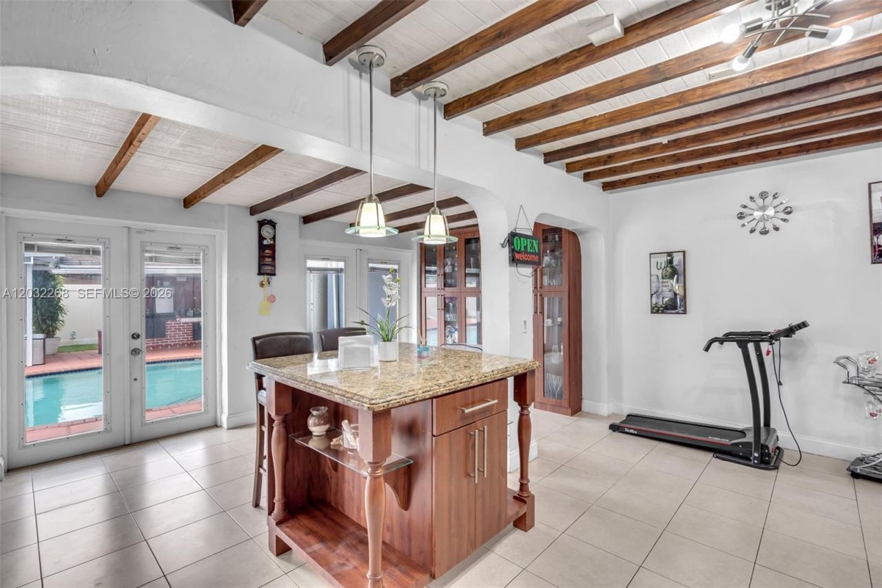 4820 W 2nd Ln , Hialeah, FL 33012 Photo