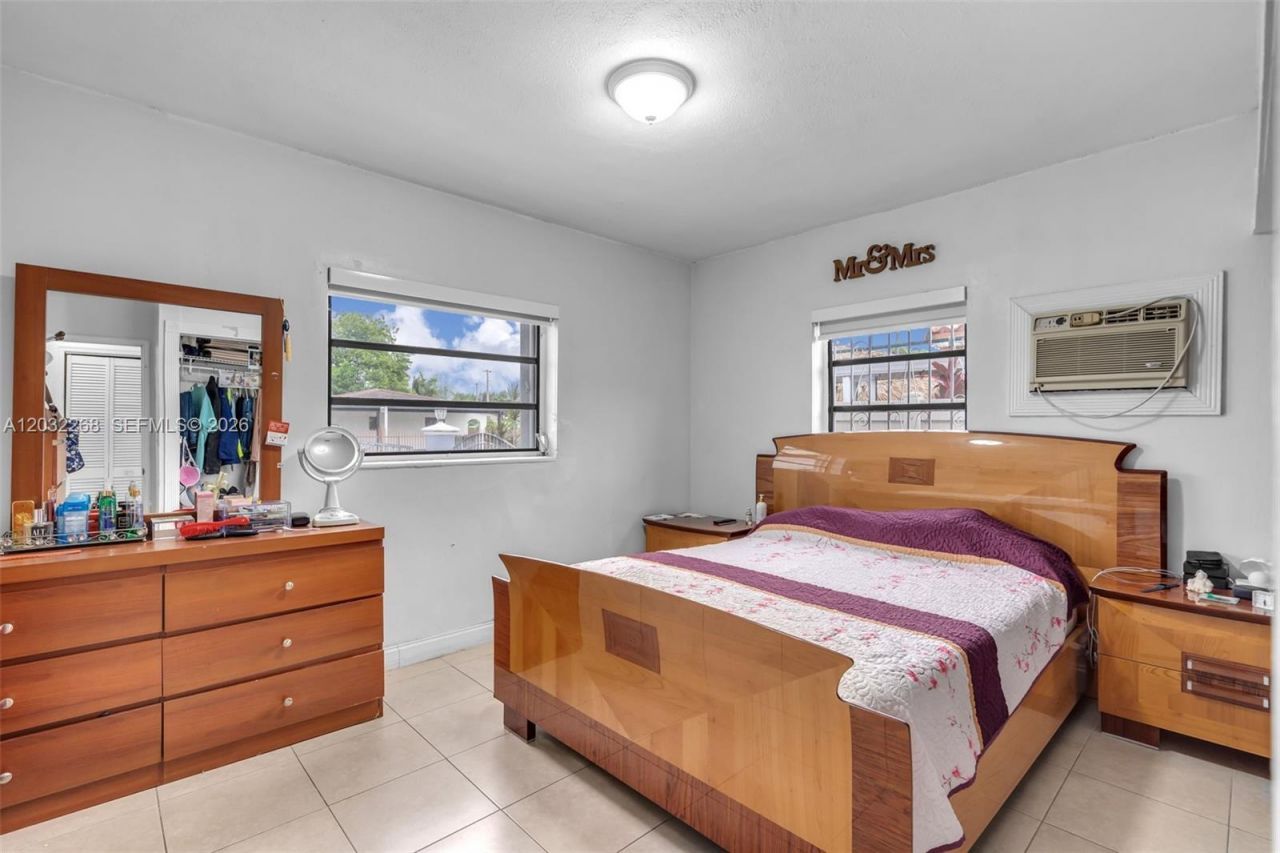 4820 W 2nd Ln , Hialeah, FL 33012 Photo