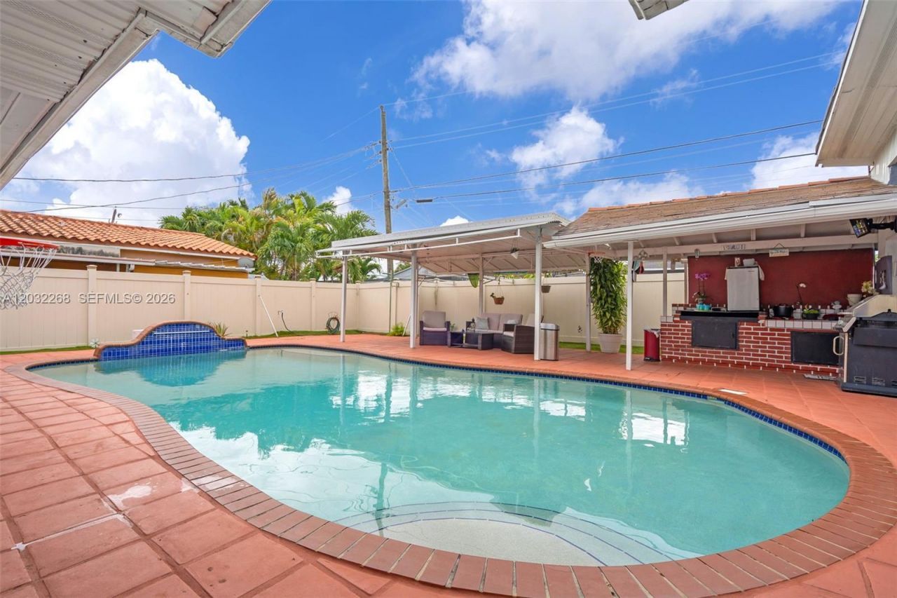 4820 W 2nd Ln , Hialeah, FL 33012 Photo