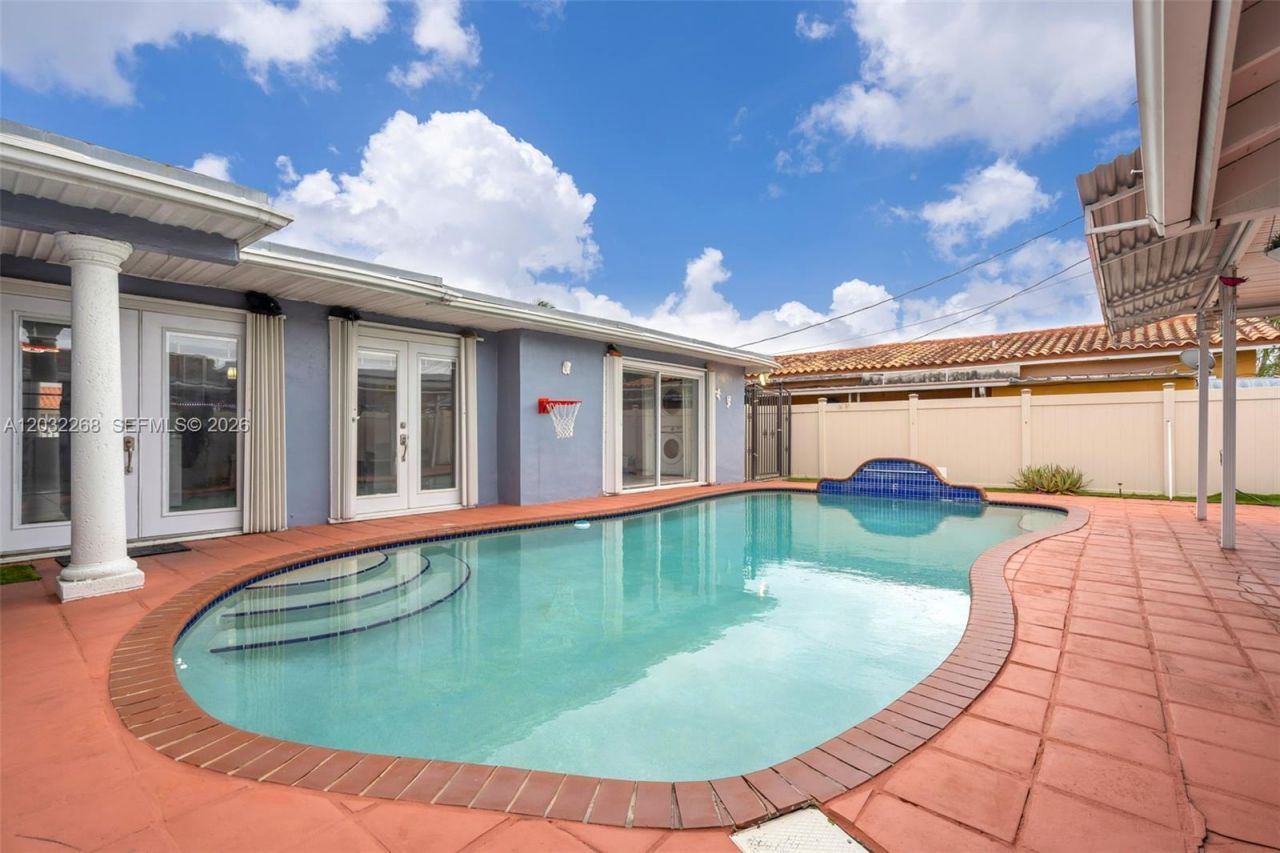 4820 W 2nd Ln , Hialeah, FL 33012 Photo