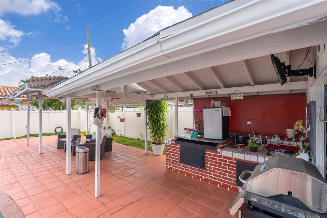4820 W 2nd Ln , Hialeah, FL 33012 Photo