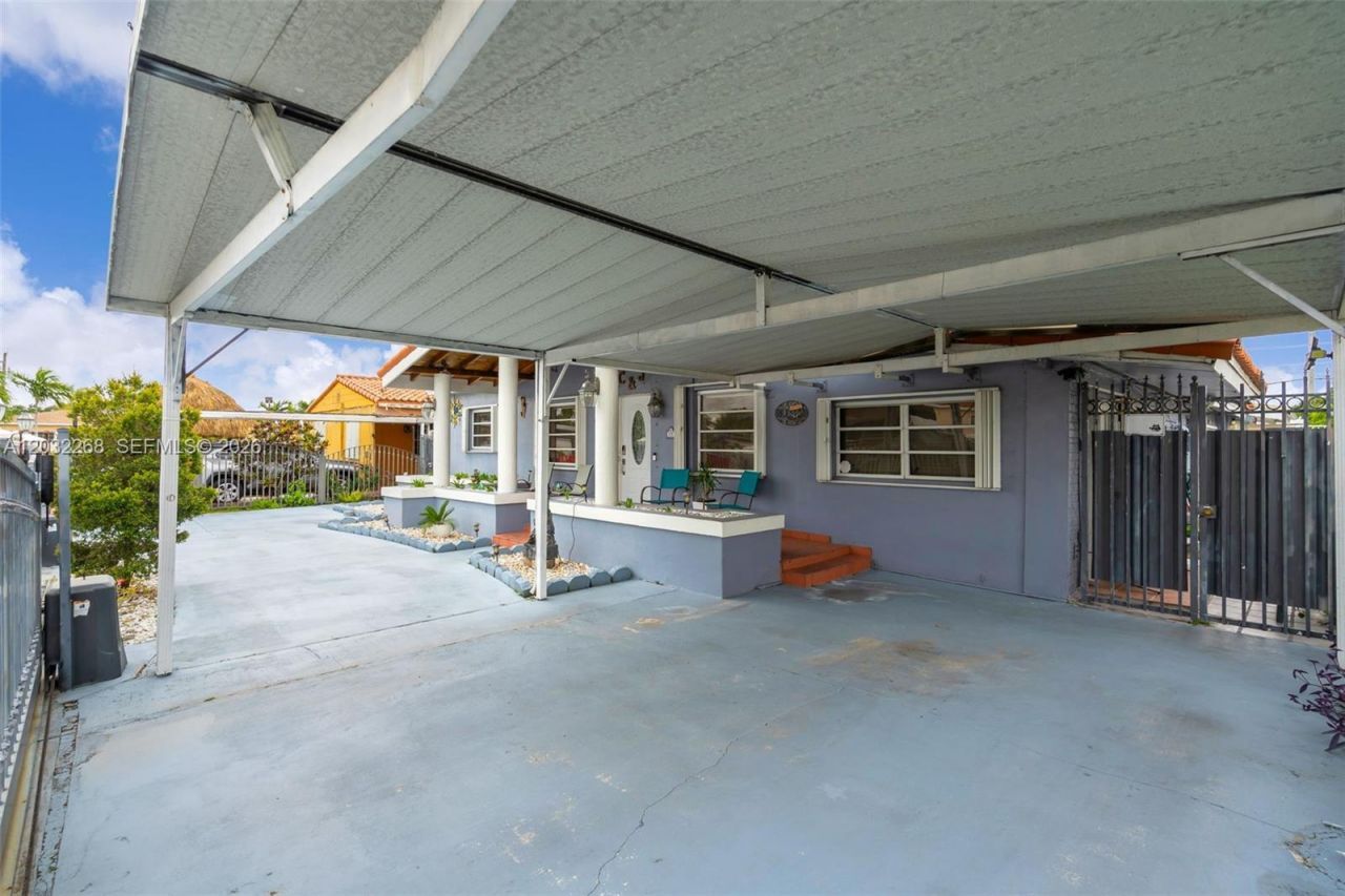 4820 W 2nd Ln , Hialeah, FL 33012 Photo