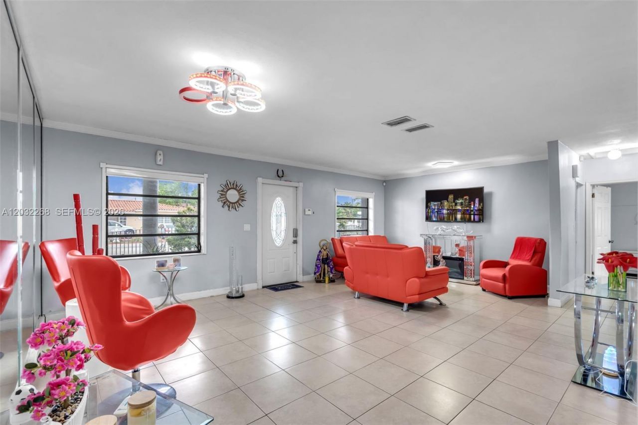 4820 W 2nd Ln , Hialeah, FL 33012 Photo