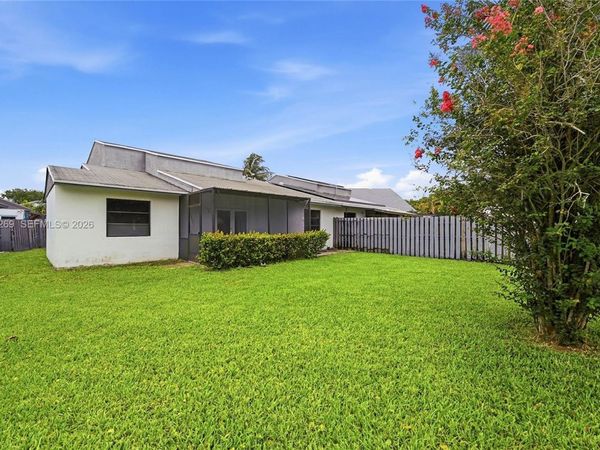 Pembroke Pines, FL 33025