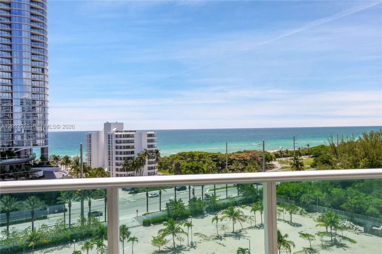 100 Bayview Dr , Unit 1008, Sunny Isles Beach, FL 33160 Photo