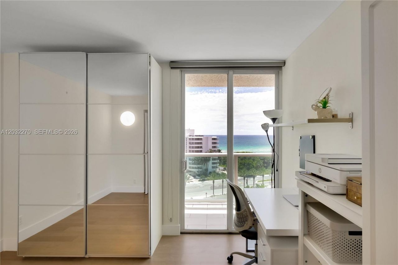 100 Bayview Dr , Unit 1008, Sunny Isles Beach, FL 33160 Photo