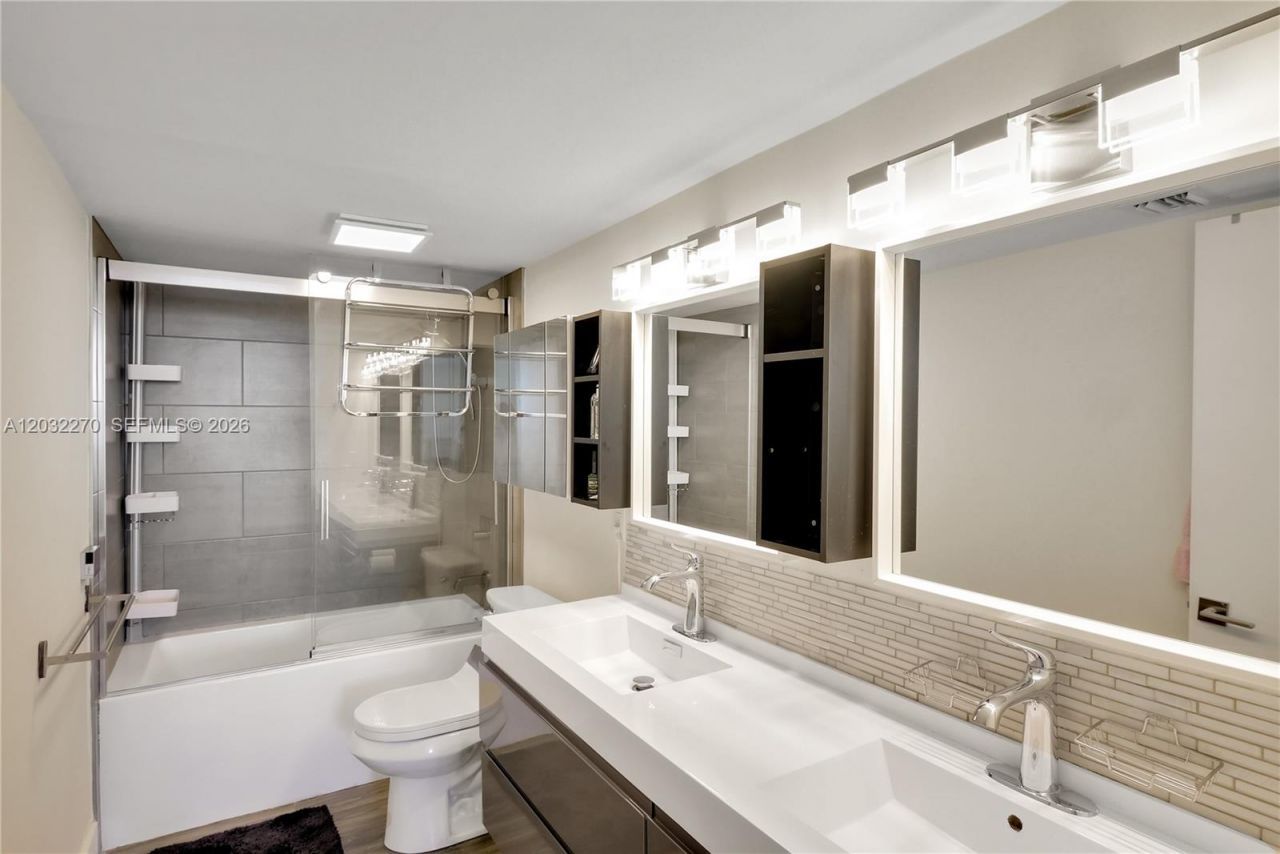 100 Bayview Dr , Unit 1008, Sunny Isles Beach, FL 33160 Photo
