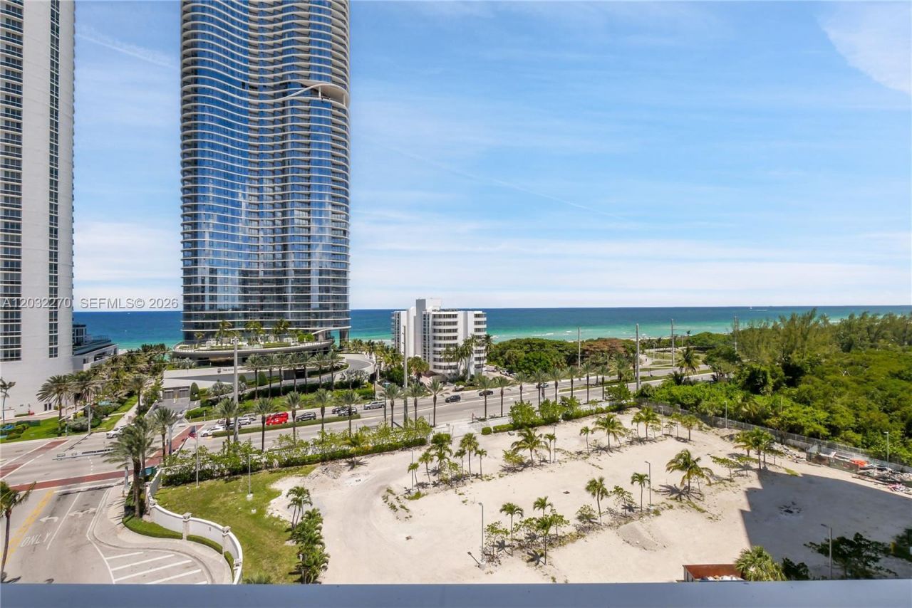 100 Bayview Dr , Unit 1008, Sunny Isles Beach, FL 33160 Photo