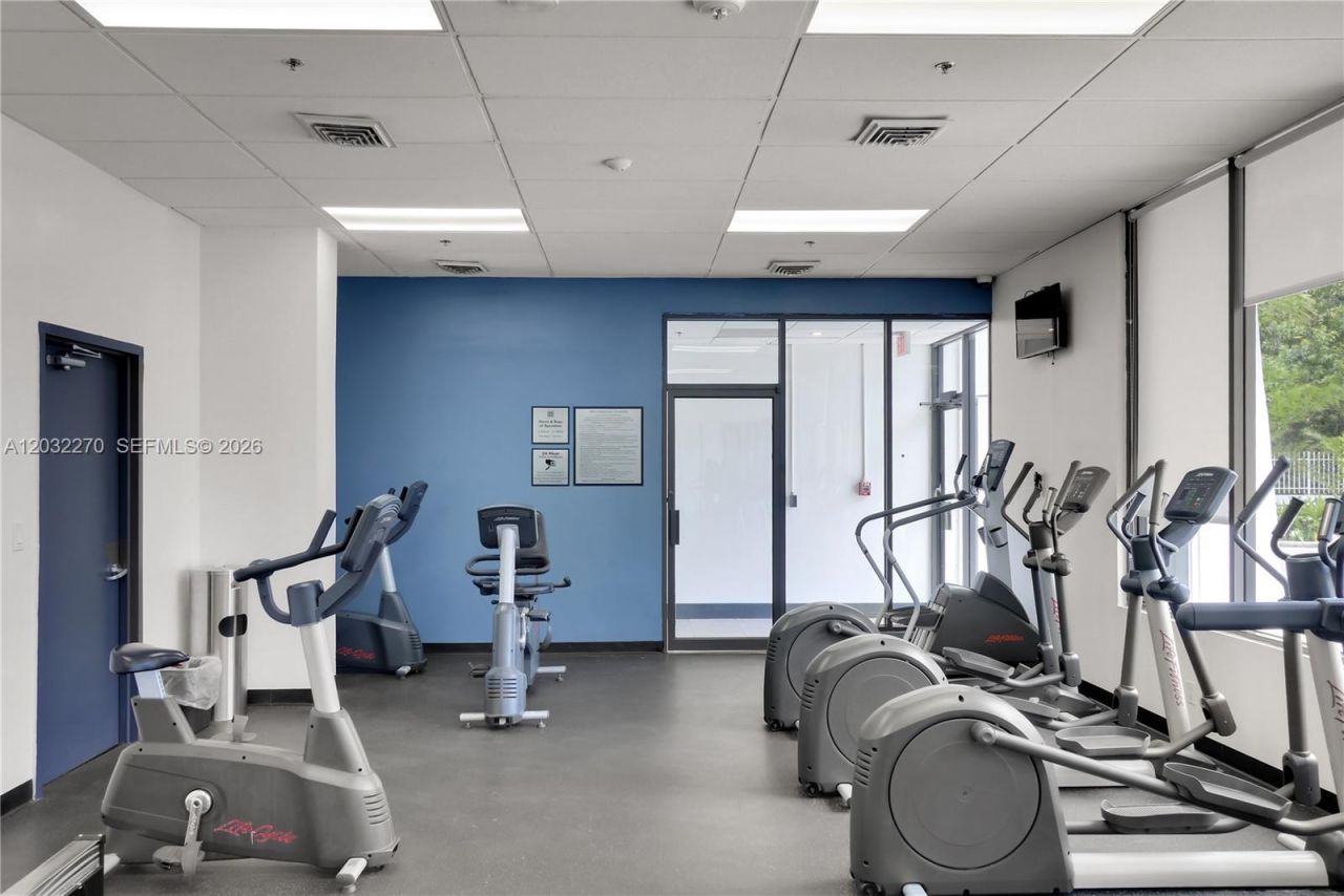 100 Bayview Dr , Unit 1008, Sunny Isles Beach, FL 33160 Photo