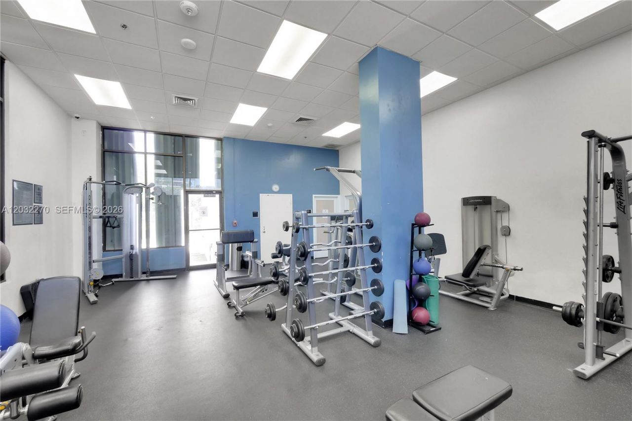 100 Bayview Dr , Unit 1008, Sunny Isles Beach, FL 33160 Photo