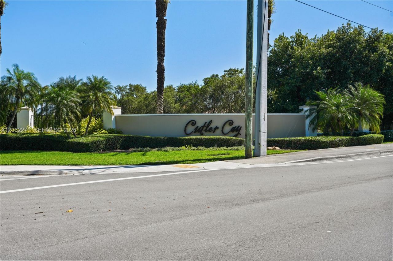 7427 SW 189th St , Cutler Bay, FL 33157 Photo