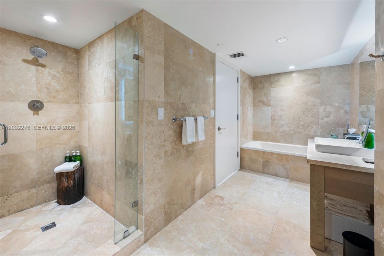 102 24th St, Unit 1406, Miami Beach, FL 33139 Photo