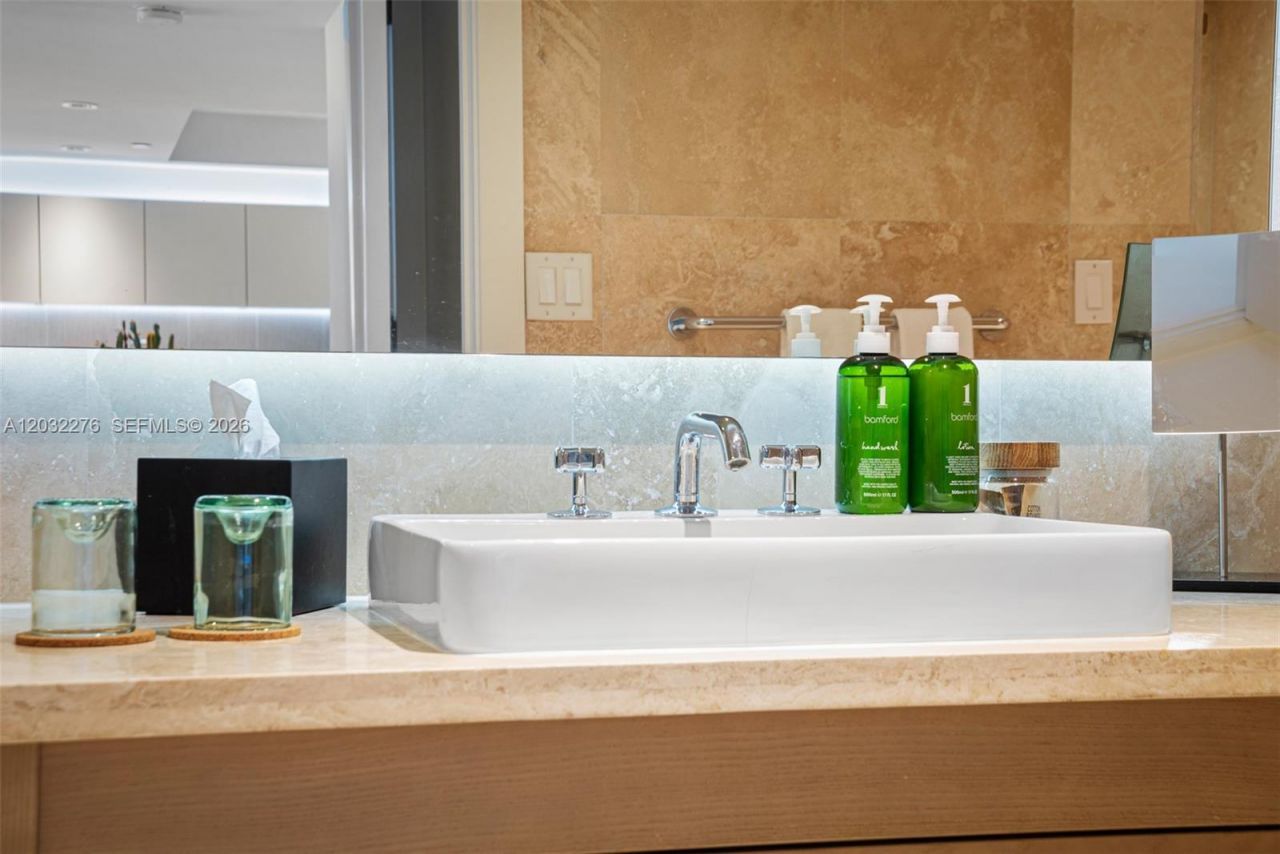 102 24th St, Unit 1406, Miami Beach, FL 33139 Photo