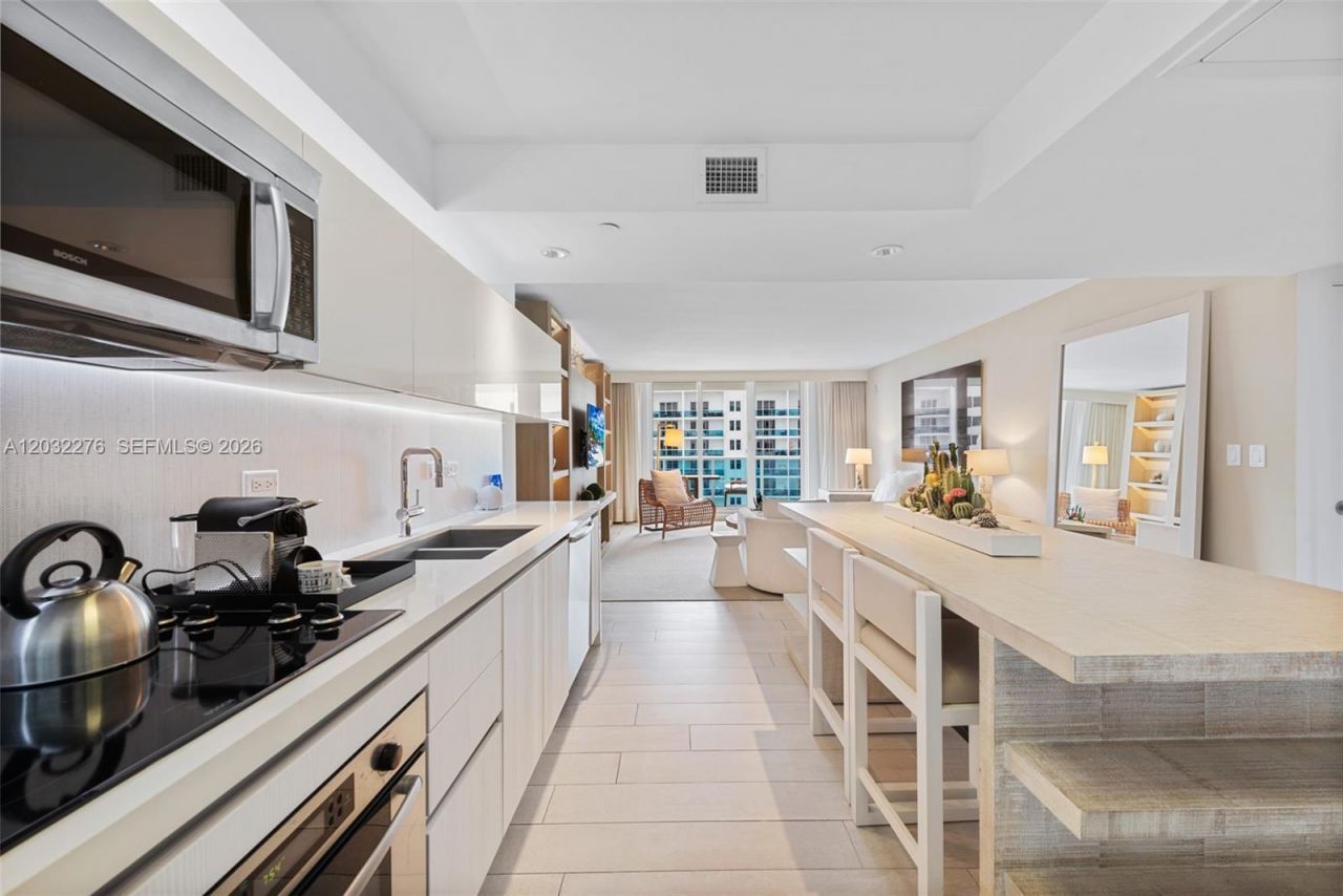 102 24th St, Unit 1406, Miami Beach, FL 33139 Photo