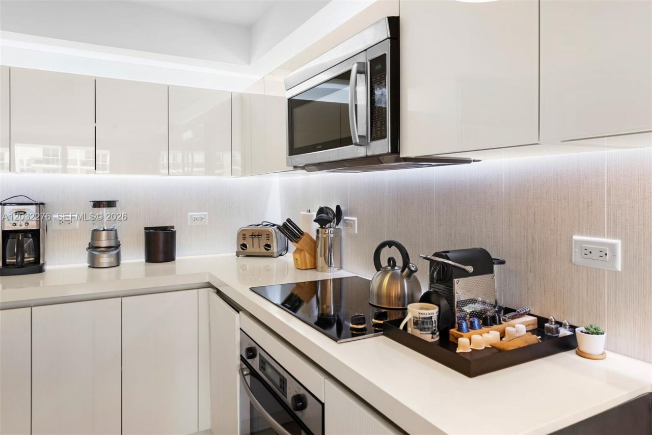 102 24th St, Unit 1406, Miami Beach, FL 33139 Photo