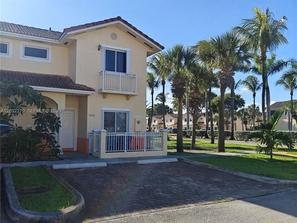 17866 NW 74th Ct , Hialeah, FL 33015