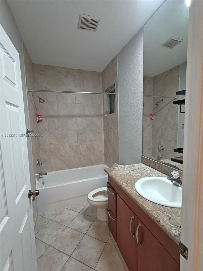 17866 NW 74th Ct , Hialeah, FL 33015 Photo