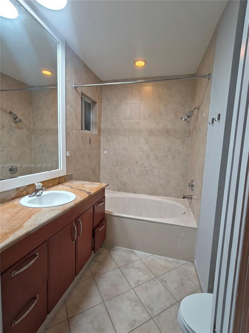 17866 NW 74th Ct , Hialeah, FL 33015 Photo