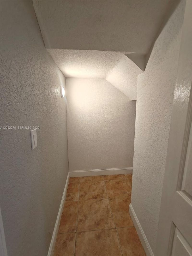 17866 NW 74th Ct , Hialeah, FL 33015 Photo