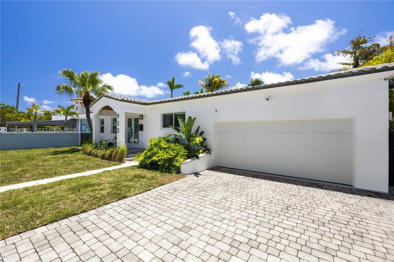 930 Stillwater Dr , Miami Beach, FL 33141 Photo