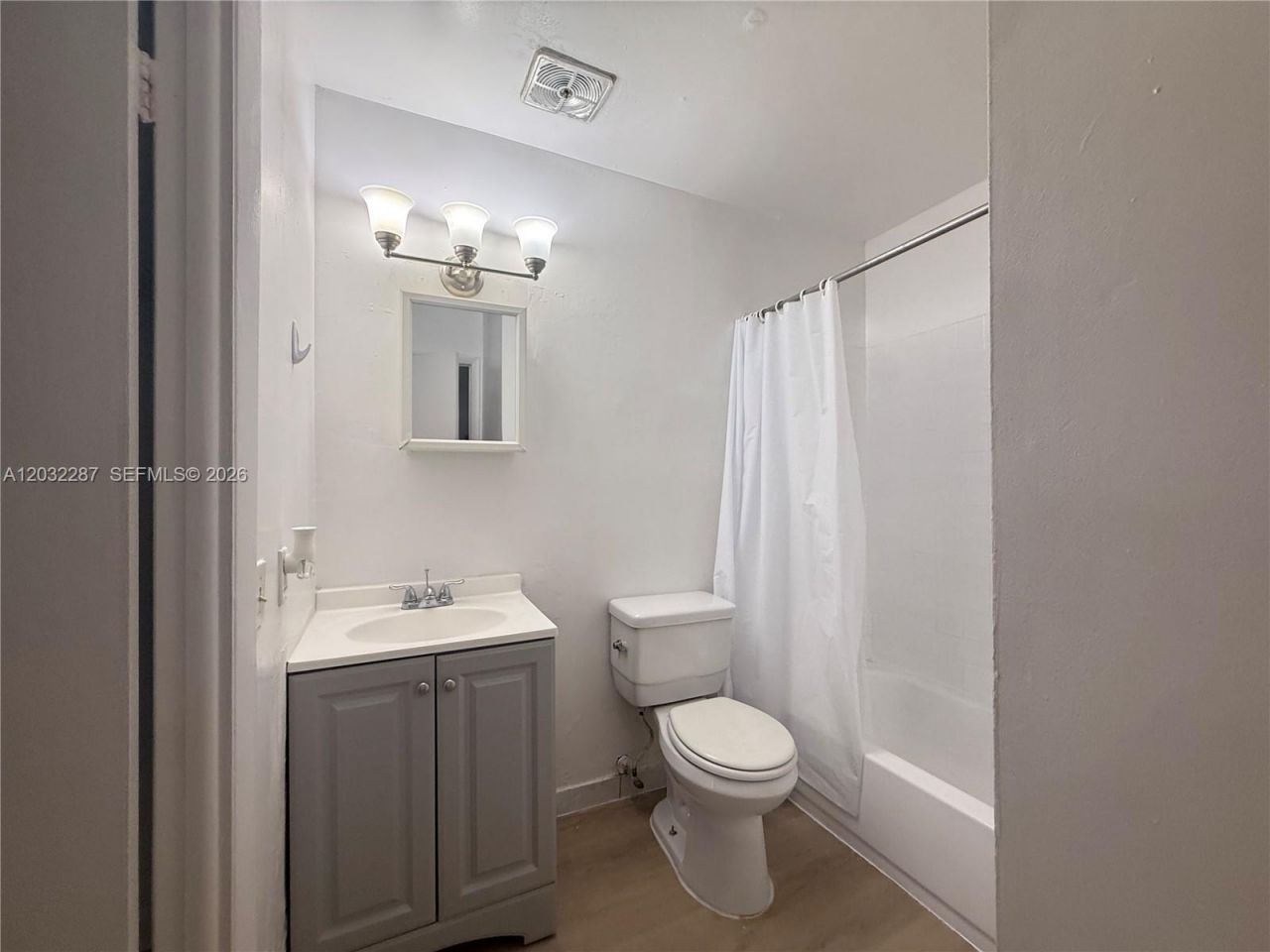 12215 W Dixie Hwy, Unit 306, North Miami, FL 33161 Photo