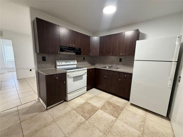 12215 W Dixie Hwy , Unit 107, North Miami, FL 33161