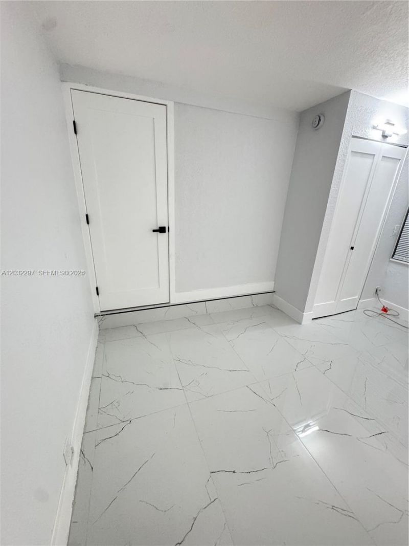 1096 NE 157th Ter , North Miami Beach, FL 33162 Photo