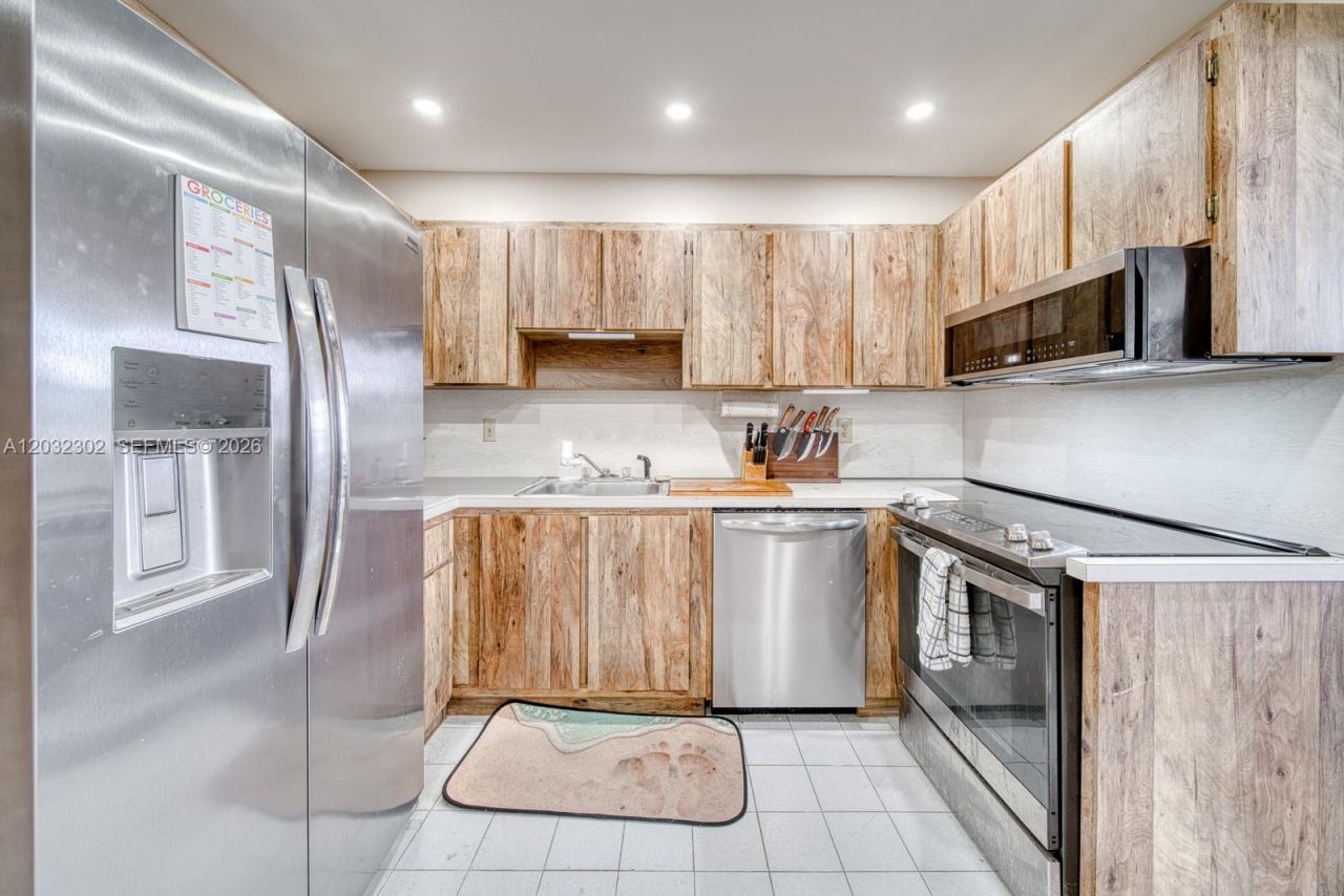 1160 N Federal Hwy , Unit 213, Fort Lauderdale, FL 33304 Photo