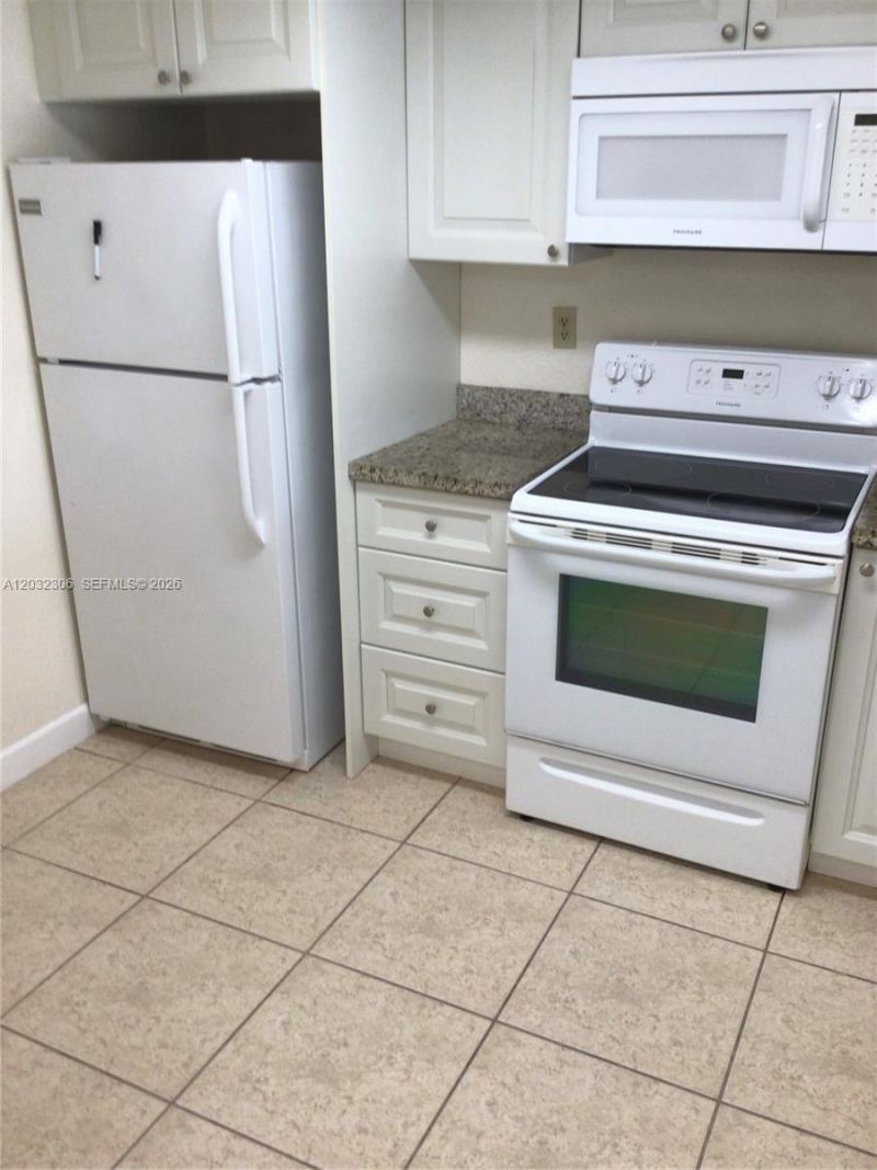 10975 SW 107th St , Unit 302, Miami, FL 33176 Photo