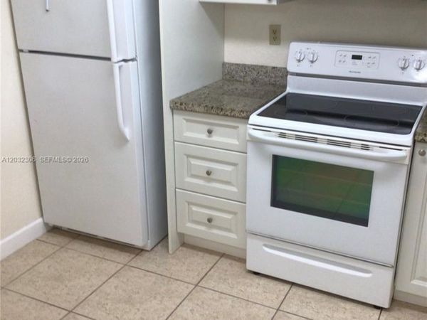 10975 SW 107th St , Unit 302, Miami, FL 33176