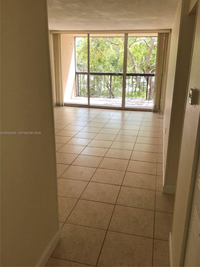 10975 SW 107th St , Unit 302, Miami, FL 33176 Photo