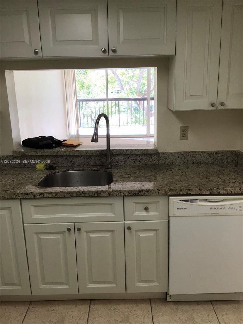 10975 SW 107th St , Unit 302, Miami, FL 33176 Photo
