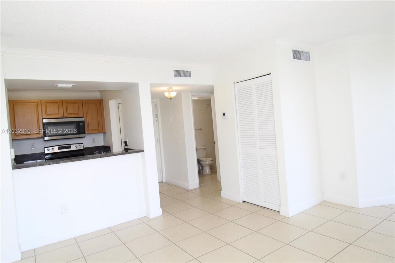 Please Call For Address, Unit B501, Hialeah, FL 33015 Photo