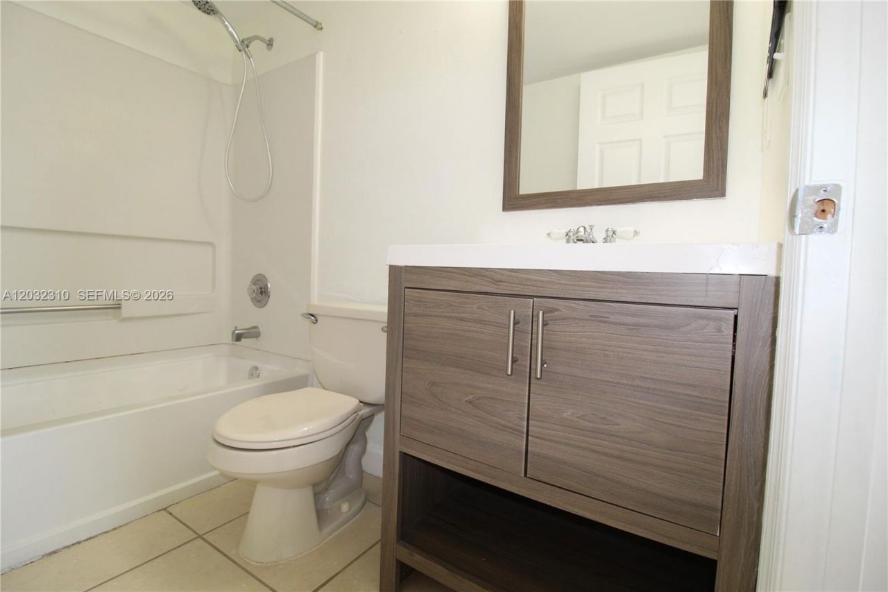 Please Call For Address, Unit B501, Hialeah, FL 33015 Photo