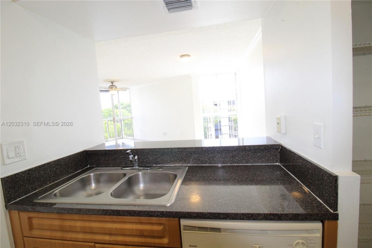 Please Call For Address, Unit B501, Hialeah, FL 33015 Photo