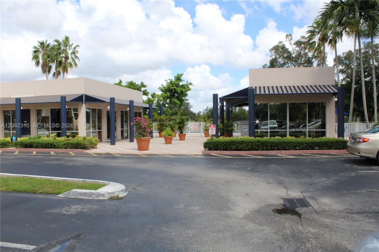 Please Call For Address, Unit B501, Hialeah, FL 33015 Photo