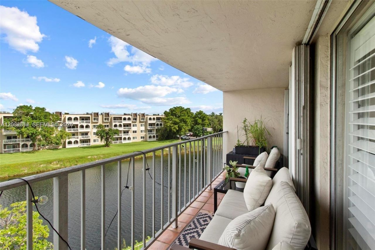 7725 SW 86th St , Unit A1-420, Miami, FL 33143 Photo