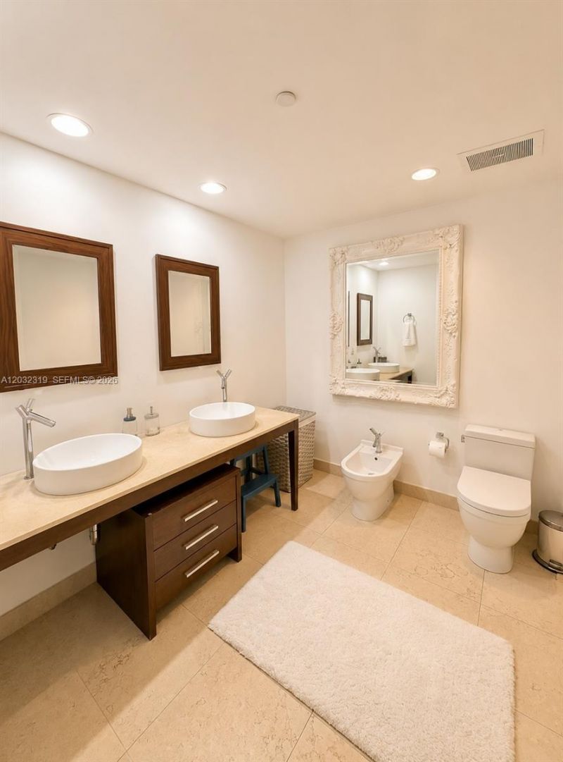 495 Brickell Ave , Unit 3206, Miami, FL 33131 Photo