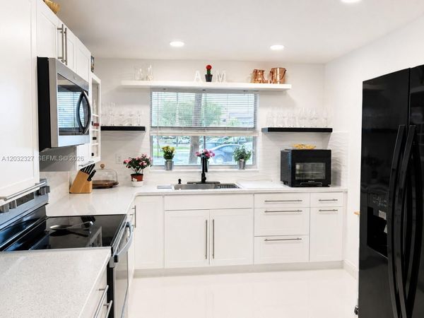 9241 Sunrise Lakes Blvd , Unit 109, Sunrise, FL 33322
