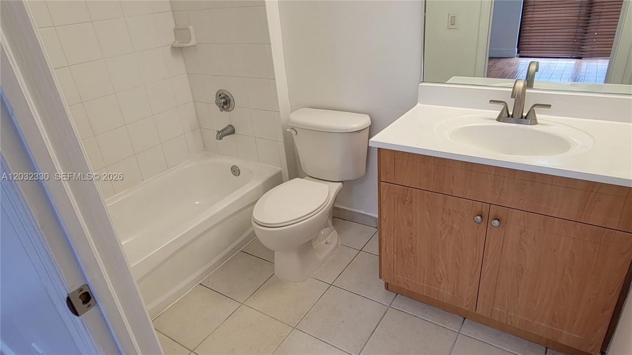 8430 SW 8th St , Unit 307B, Miami, FL 33144 Photo