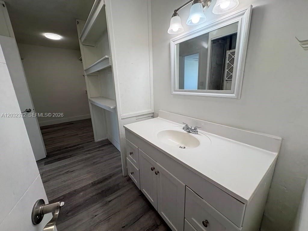 7545 E Treasure Dr, Unit 9H, North Bay Village, FL 33141 Photo