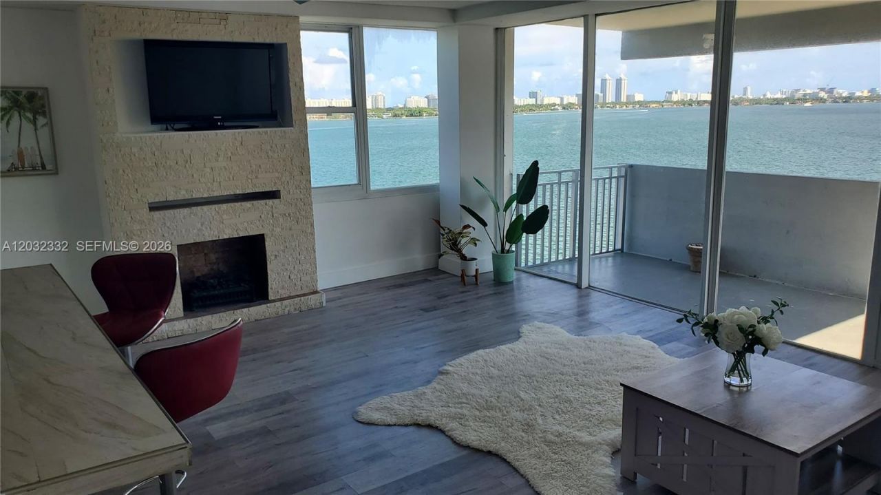 7545 E Treasure Dr, Unit 9H, North Bay Village, FL 33141 Photo