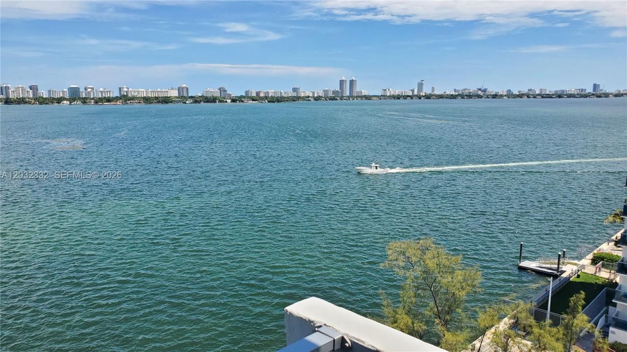 7545 E Treasure Dr, Unit 9H, North Bay Village, FL 33141 Photo