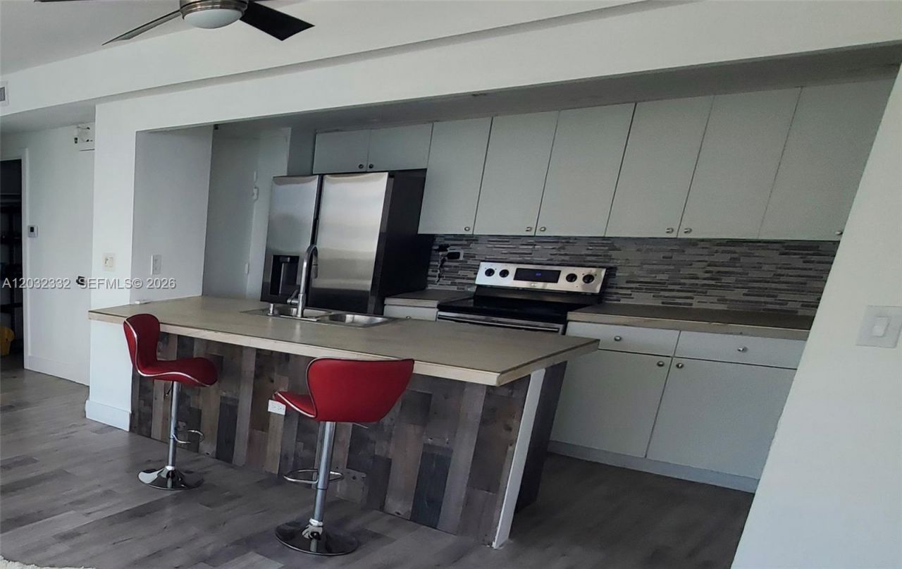 7545 E Treasure Dr, Unit 9H, North Bay Village, FL 33141 Photo