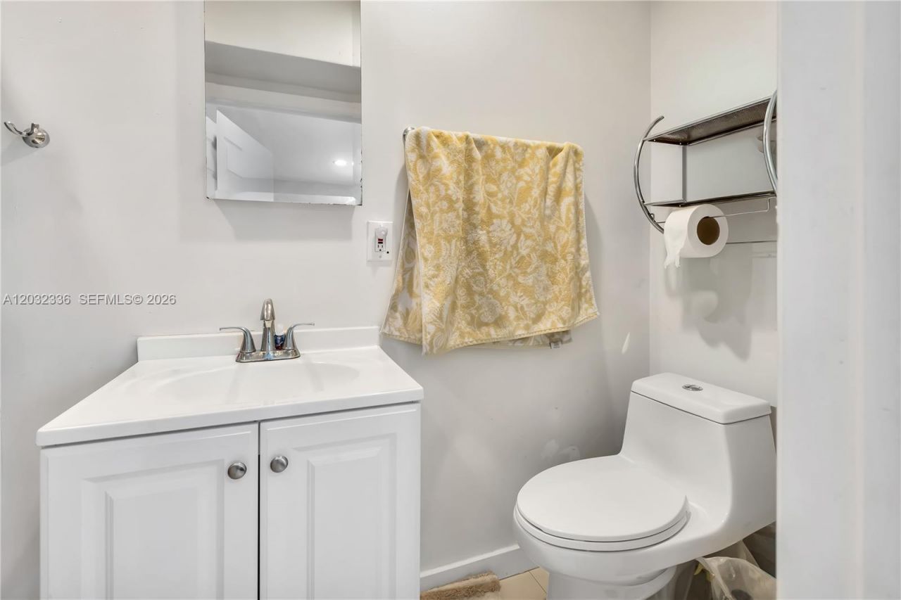 1701 NW 106th Ave , Pembroke Pines, FL 33026 Photo