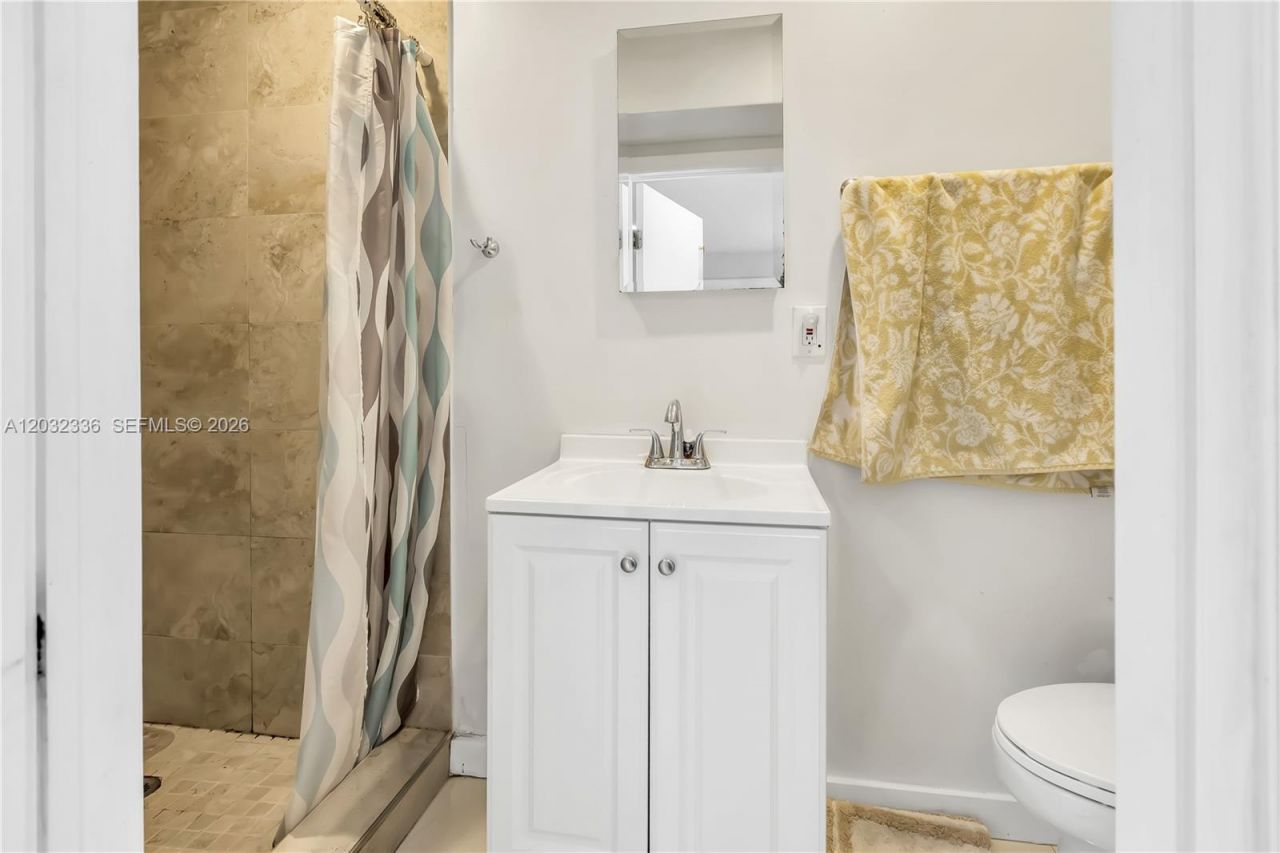 1701 NW 106th Ave , Pembroke Pines, FL 33026 Photo