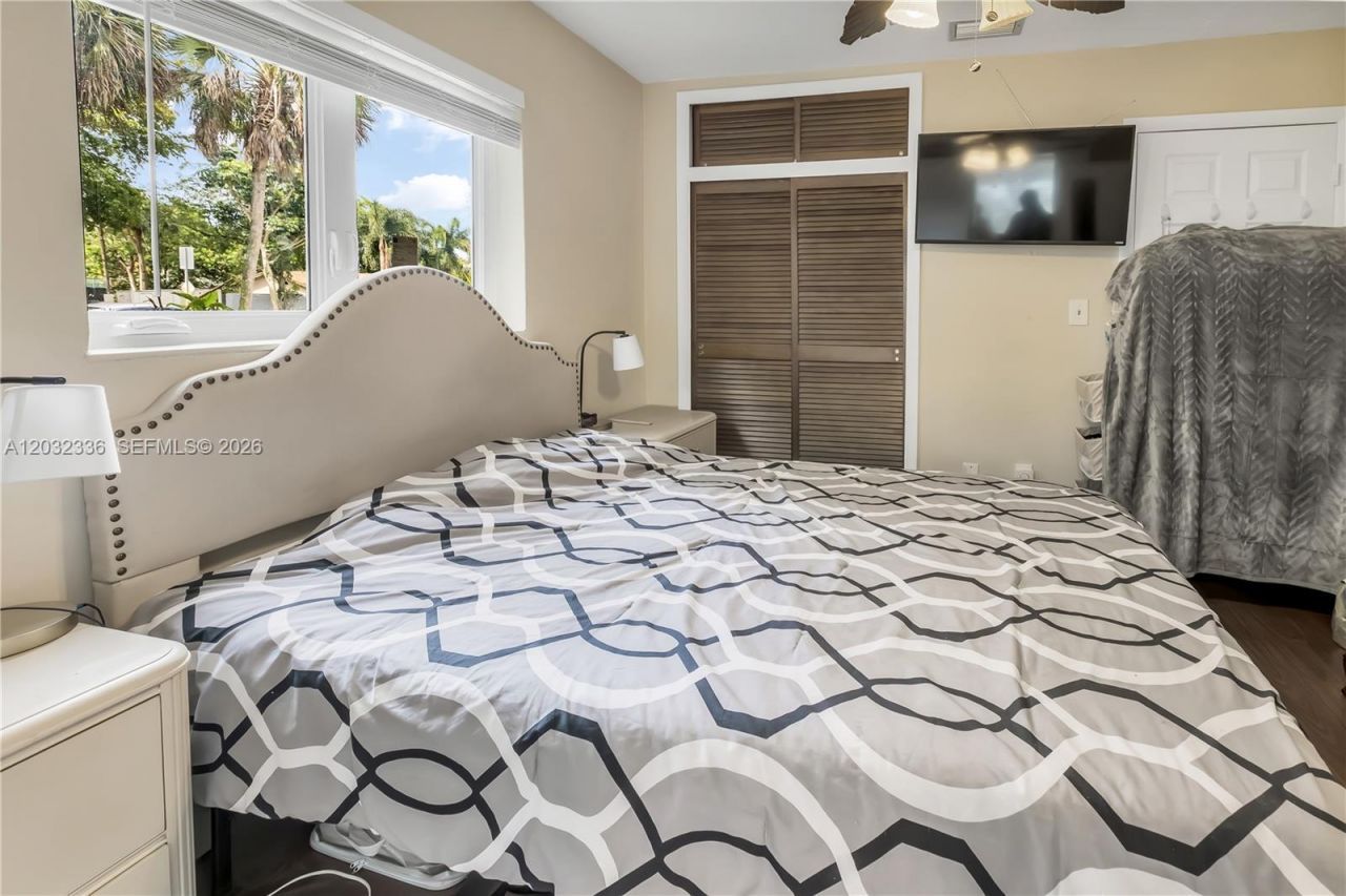 1701 NW 106th Ave , Pembroke Pines, FL 33026 Photo