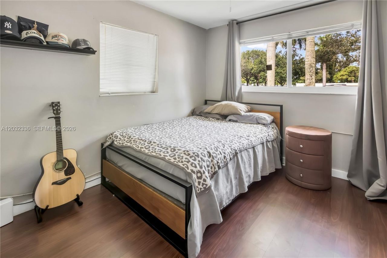 1701 NW 106th Ave , Pembroke Pines, FL 33026 Photo