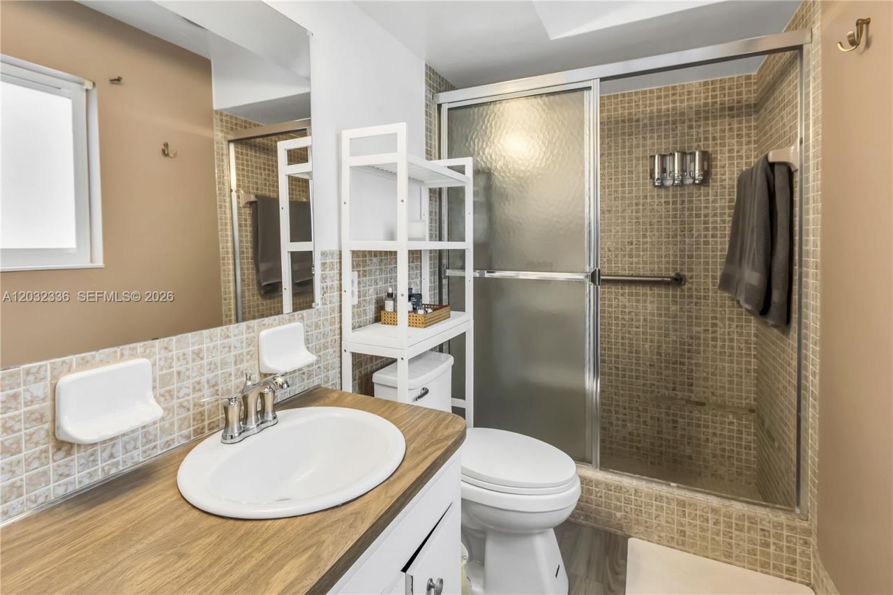 1701 NW 106th Ave , Pembroke Pines, FL 33026 Photo